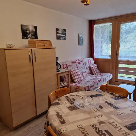 Apartment Renove 28m², Skis Aux Pieds - Fr-1-755-4 *